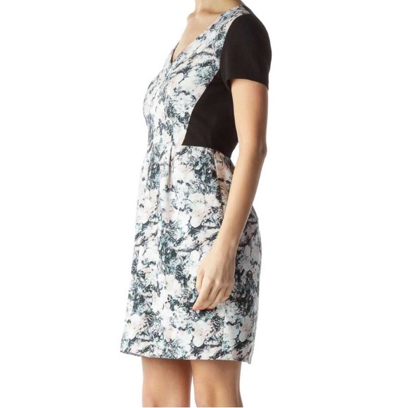 Club Monaco floral sheath like day dress with textured fabric short sleeves - Picture 8 of 8